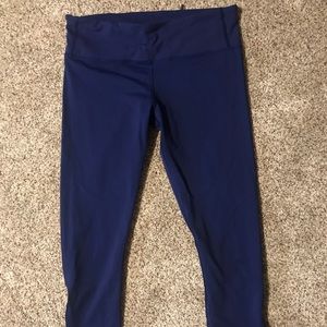 Lululemon cropped leggings Size 8.